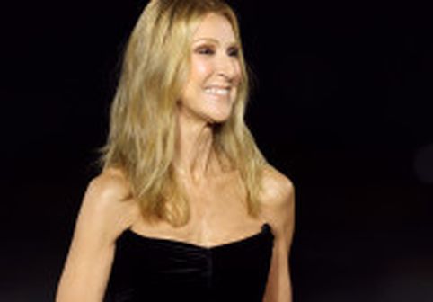 VIDEO Celine Dion a căzut pe scenă, în fața fanilor, la Paris. Ce s-a întâmplat în timpul concertului