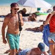 Fosta soție a lui a lui Sean Penn, surprinsă la plajă cu un actor
