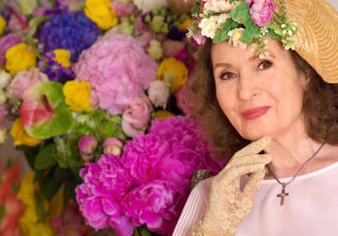 Angela Similea, ravisantă la 80 de ani. Retrasă de mult din muzică, a impresionat cu eleganța, vitalitatea și zâmbetul ei luminos