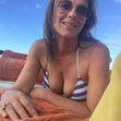elizabeth hurley in costum de baie (5)