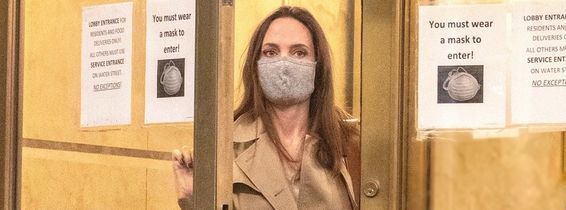 EXCLUSIVE: NO WEB BEFORE 11AM PST JUNE 13 2021-- *PREMIUM EXCLUSIVE RATES APPLY* Angelina Jolie Seen Leaving Ex-Husband Jonny Lee Miller's NYC Apartment Under The Cover Of Darkness After Arriving 3 Hours Earlier With An Expensive Bottle of Wine