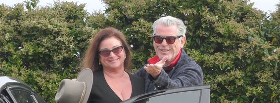 Pierce Brosnan și soția