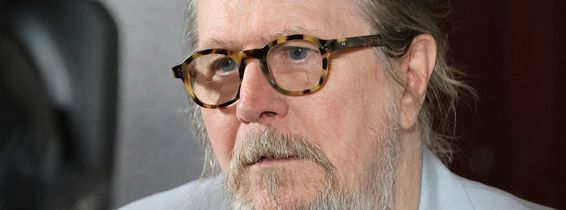 Gary Oldman susține că noul James Bond a fost ales: „Au luat decizia, dar încă nu au anunţat-o. Îi țin pumnii colegului meu”