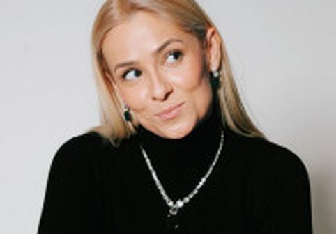 Elena Vîșcu, mesaj cu subînțeles după divorțul de CRBL. Și-a comparat actualul iubit cu fostul soț: „Unii se pricep doar la promisiuni”