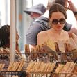 Ce face Angelina Jolie atunci când nu e pe platourile de filmare
