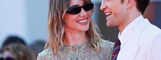 Robert Pattinson și Suki Waterhouse/ Profimedia