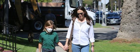 Jennifer Garner cu fiul ei Samuel/ Profimedia