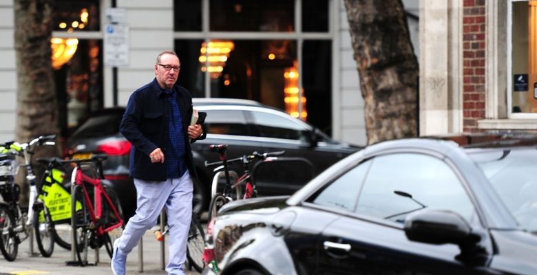 *PREMIUM-EXCLUSIVE* MUST CALL FOR PRICING BEFORE USAGE  -American actor Kevin Spacey pictured leaving Beaufort House in Chelsea.