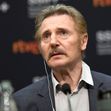Liam Neeson bei der Pressekonferenz zum Kinofilm Marlowe auf dem 70. Internationalen Filmfestival San Sebastian / Festi