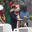EXCLUSIVE: Jerry Seinfeld and Cast Film a Funeral Scene in Los Angeles