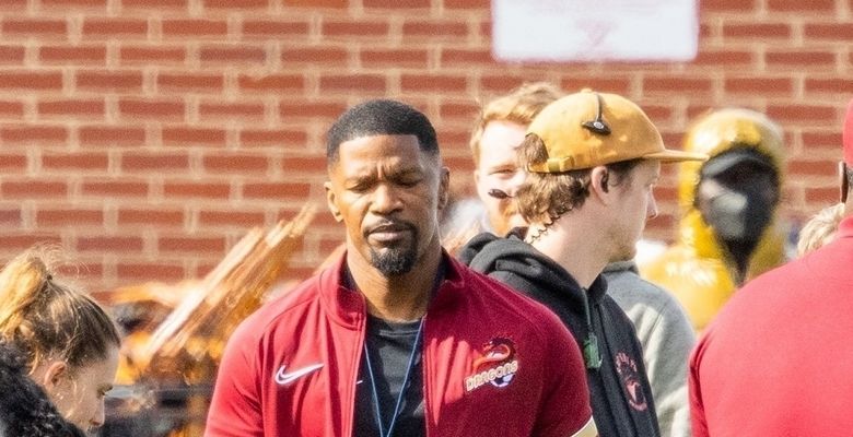 *PREMIUM-EXCLUSIVE* Jamie Foxx is pictured on set of "Back in Action" in Atlanta on Monday one day before suffering "MEDICAL EMERGENCY.''