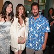 Adam Sandler împreună cu Jackie Sandler și Sunny Snadler/ Profimedia