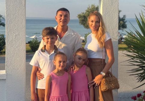 Cât plătesc Cristi Borcea și Valentina Pelinel pentru școala privată a celor trei copii ai lor. Puțini români își permit o asemenea sumă