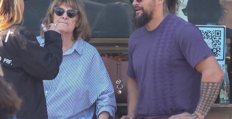 *EXCLUSIVE* Jason Momoa catches up with friends over lunch