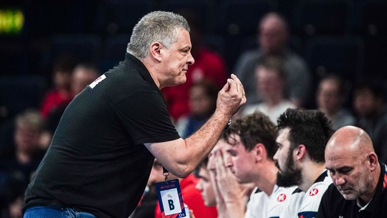Xavier Pascual Fuertes (Dinamo Bukarest, Trainer) GER, SG Flensburg-Handewitt vs. Dinamo Bukarest, Handball, EHF Europea