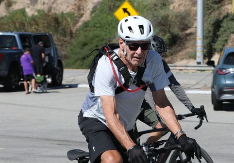 PREMIUM EXCLUSIVE Harrison Ford get younger by the day