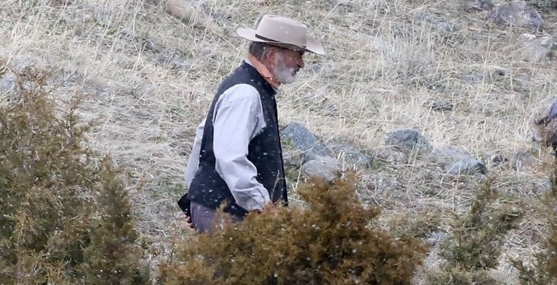 EXCLUSIVE: * EMBARGO: Strictly No Web Before 1030 pm EST 22 April 2023  PREMIUM EXCLUSIVE: Alec Baldwin Is Spotted On Set As He Resumes Filming Of â€�Rustâ€™ In Montana