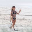 EXCLUSIVE: *NO DAILYMAIL ONLINE* Chris Hemsworth And Wife Elsa Pataky Enjoy Some Exercise At A Quiet Beach In Byron Bay, Australia