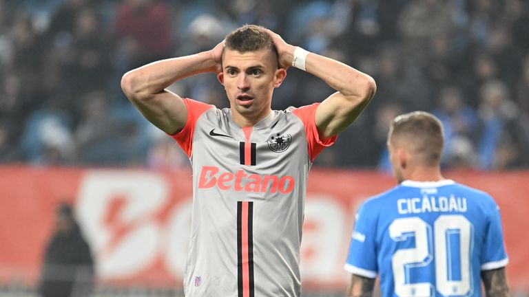 FOTBAL:UNIVERSITATEA CRAIOVA-FCSB, SUPERLIGA SUPERBET (3.11.2024)