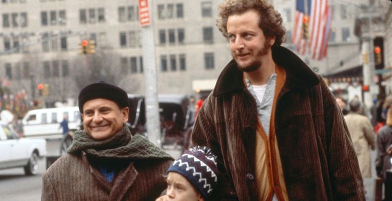 Macaulay Culkin, Joe Pesci și Daniel Stern în Home Alone