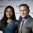 naomie harris si daniel craig (4)