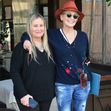 Sharon Stone, fotografiată la plimbare în Beverly Hills cu sora ei