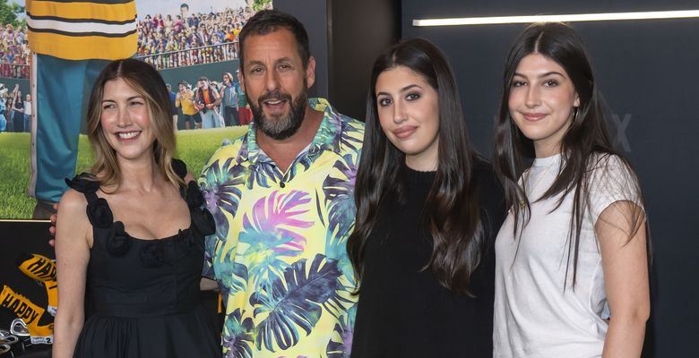 Adam și Jackie Sandler, alături de fiicele lor, Sadie și Sunny/ Profimedia