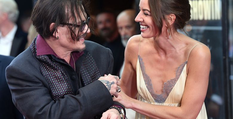 Johnny Depp și Antonia Desplat/ Profimedia