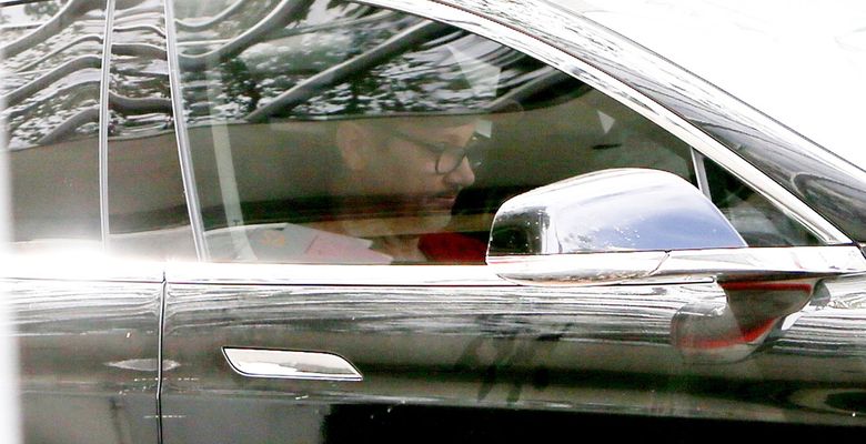 EXCLUSIVE: PREMIUM EXCLUSIVE RATES--Jeremy Renner Is Seen For The First Time Since He Was Run Over By A Snow Plow In Los Angeles, California